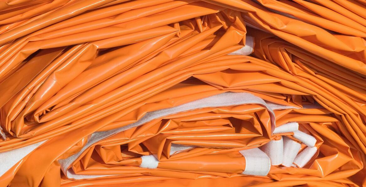 Co najczęściej prowadzi do uszkodzenia plandek?