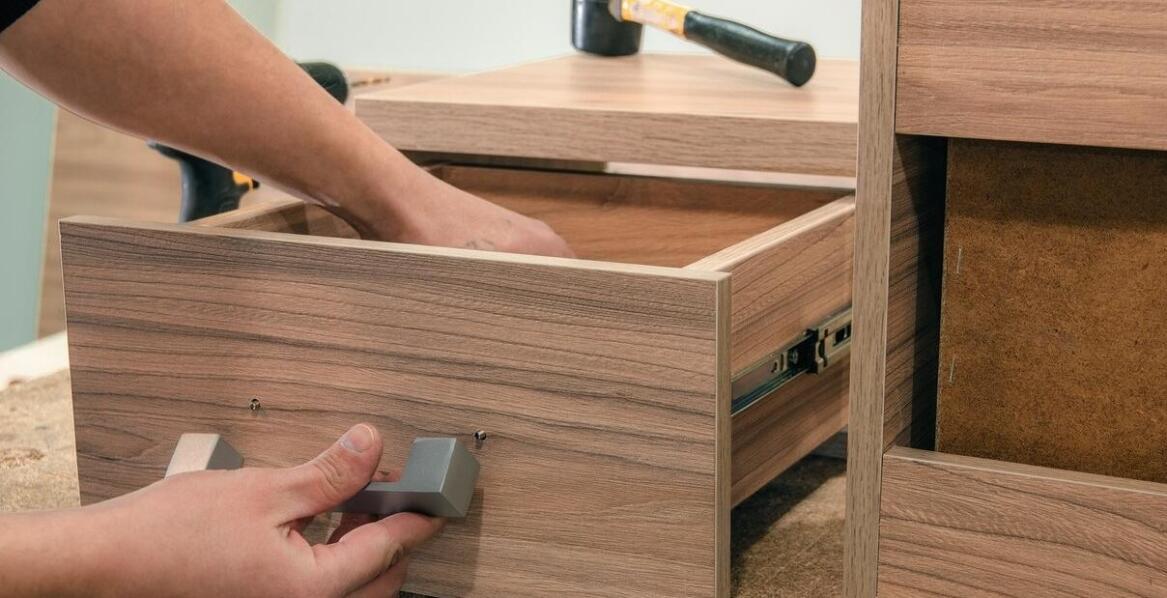Jakie są najczęściej popełniane błędy podczas montażu mebli IKEA?