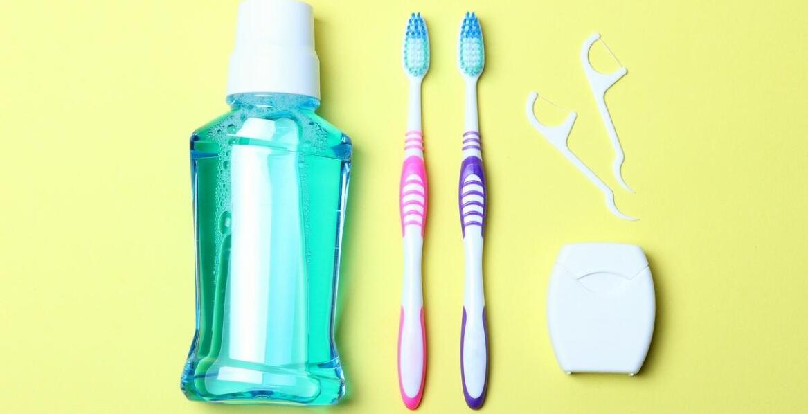 Jak wybrać odpowiednią szczoteczkę do zębów? Porady stomatologa z Kielc