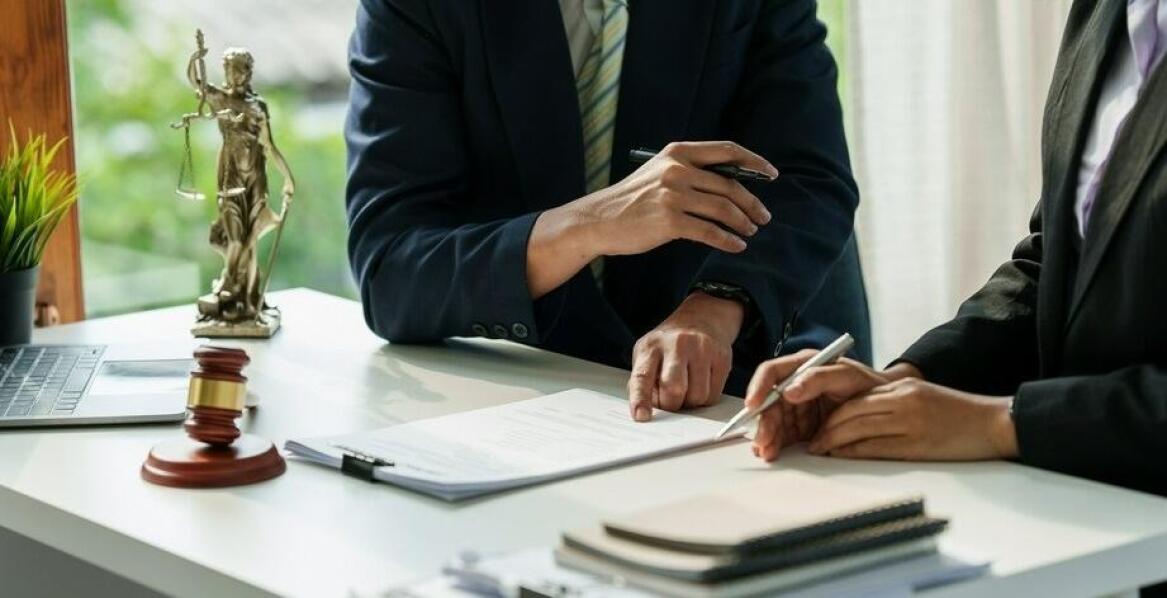 Jakie rodzaje spraw najczęściej wymagają pomocy prawnej dla firm?