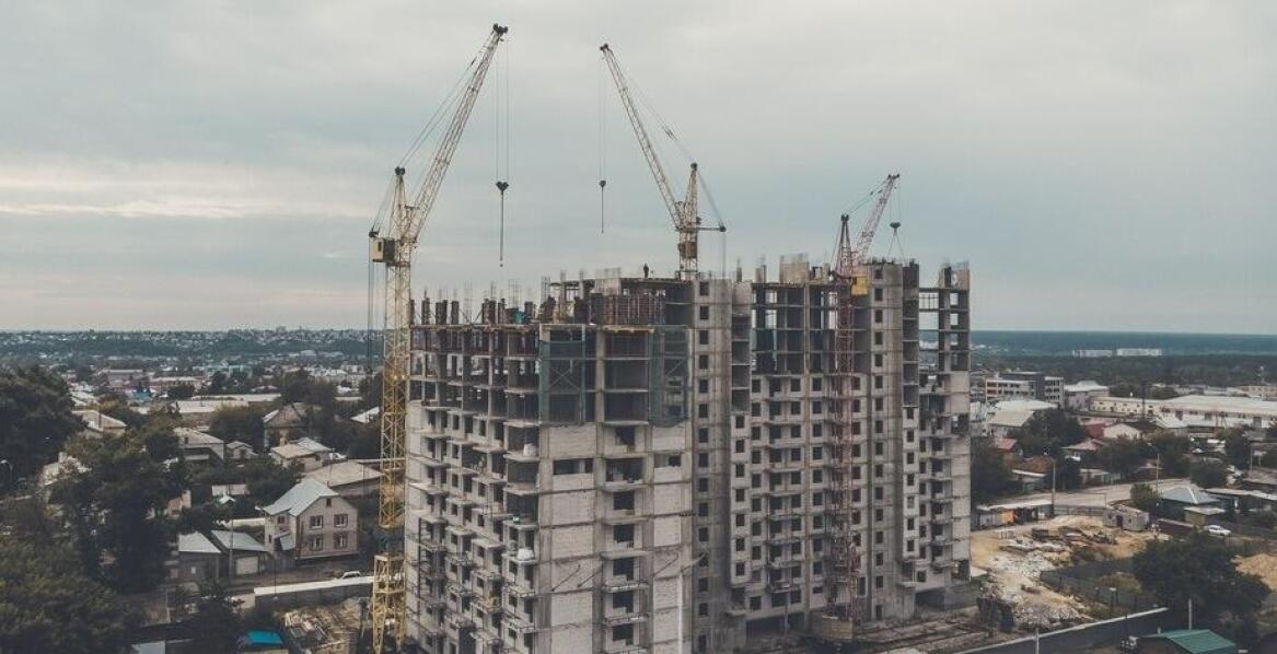 Jakie elementy obejmuje przegląd budowlany obiektów budowlanych?