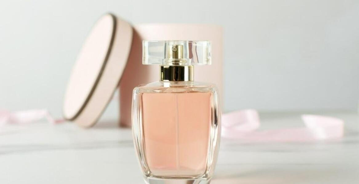 Kiedy warto mieć przy sobie perfumetkę?