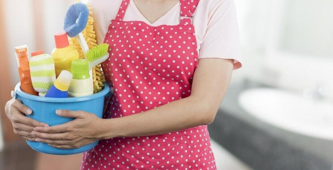 Jak zabezpieczyć ubranie przed środkami czystości?