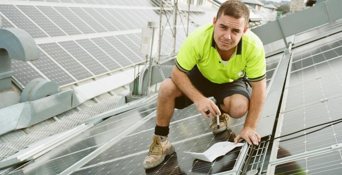 Instalacja fotowoltaiczna - usługi elektryka z Ełku