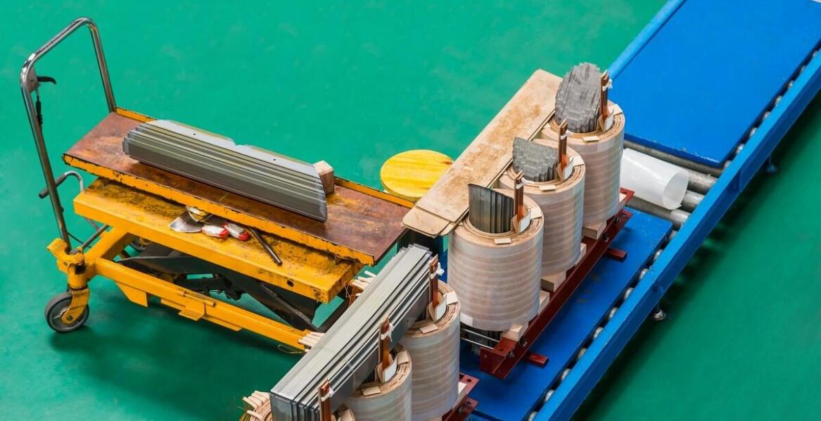 Innowacje technologiczne stosowane w produkcji transformatorów toroidalnych