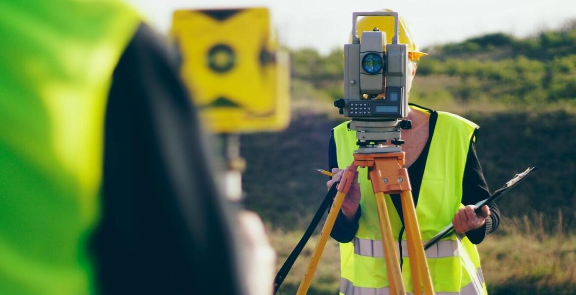 Geodezja a ochrona środowiska - jak specjaliści dbają o zrównoważony rozwój?