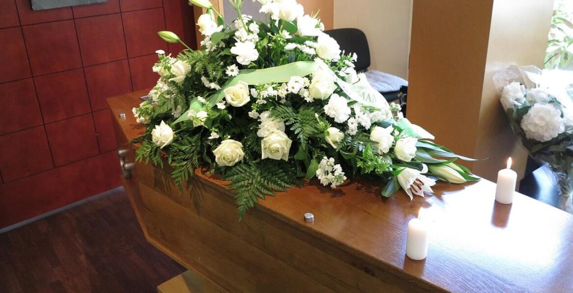 Co powinna obejmować odpowiednia organizacja pochówku?