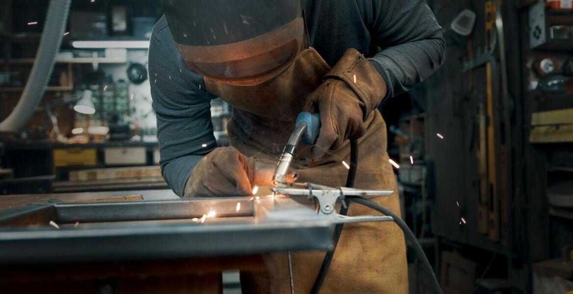 Jak wybrać odpowiednią mieszankę gazów technicznych do spawania z drutem 1.2?