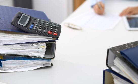 Jakie są różnice między biurami rachunkowymi a audytorami finansowymi?