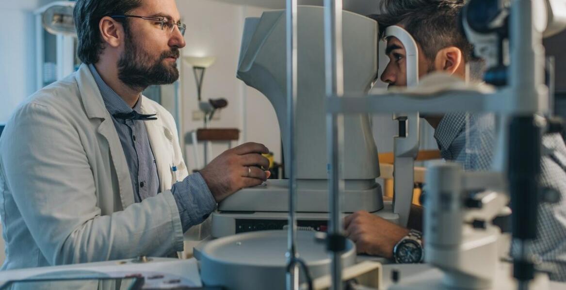 Czym zajmuje się optometrysta?