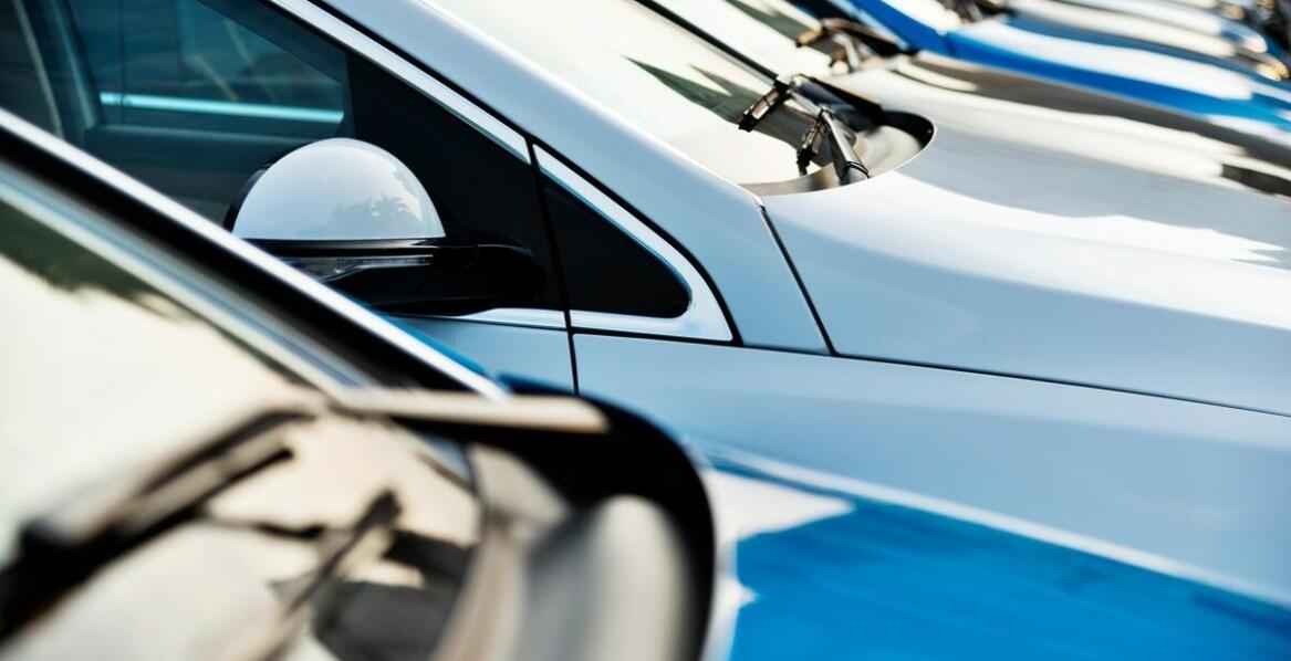 Samochody elektryczne i hybrydowe dostępne w salonie samochodowym we Wrocławiu