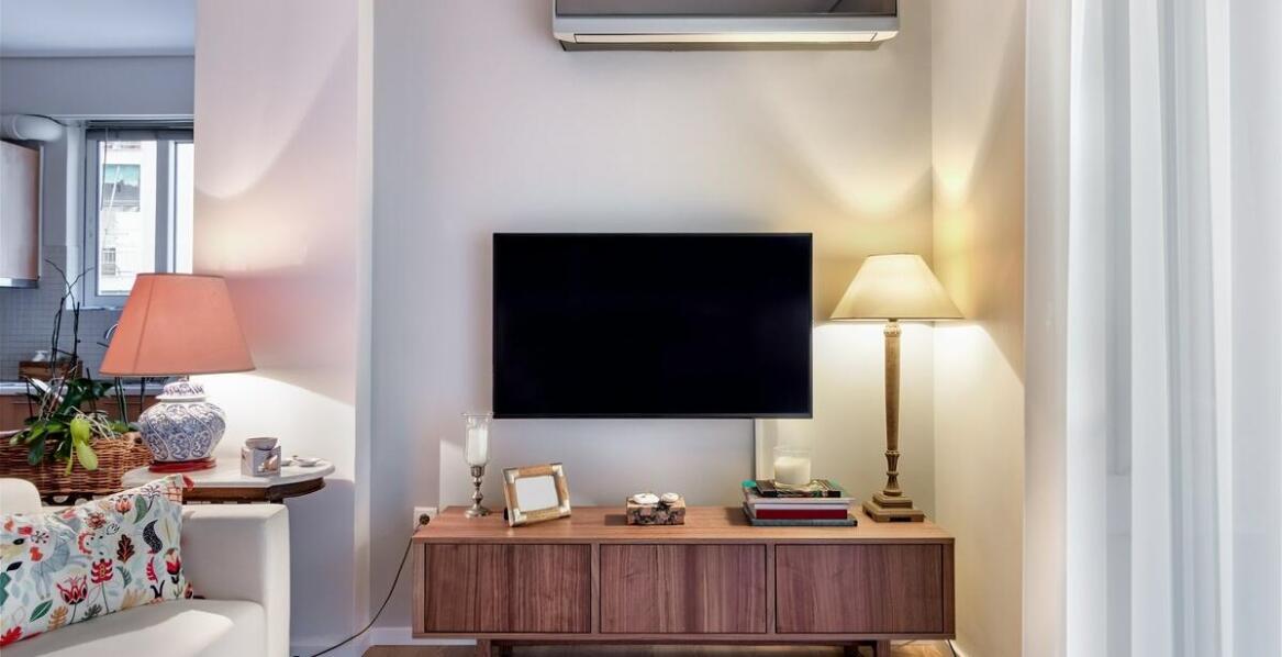 Szafki RTV z płyty MDF - dlaczego warto się na nie zdecydować?