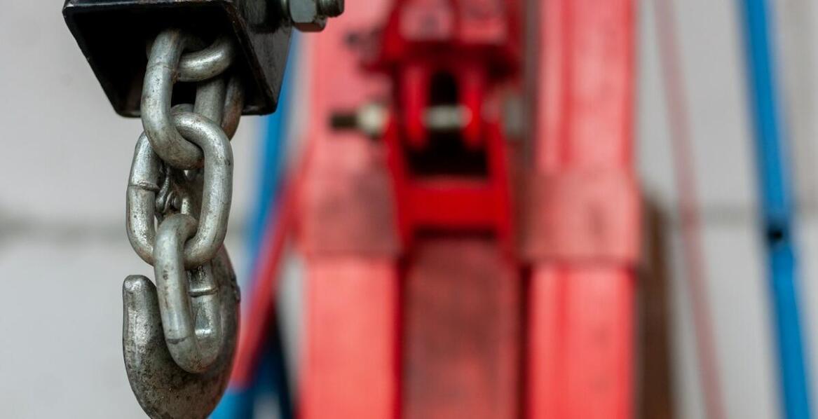 Wciągarki przenośne: kiedy warto je wybrać i jak je wykorzystać?