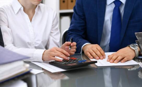 Czy biuro rachunkowe może pomóc w przypadku zakładania nowej działalności?