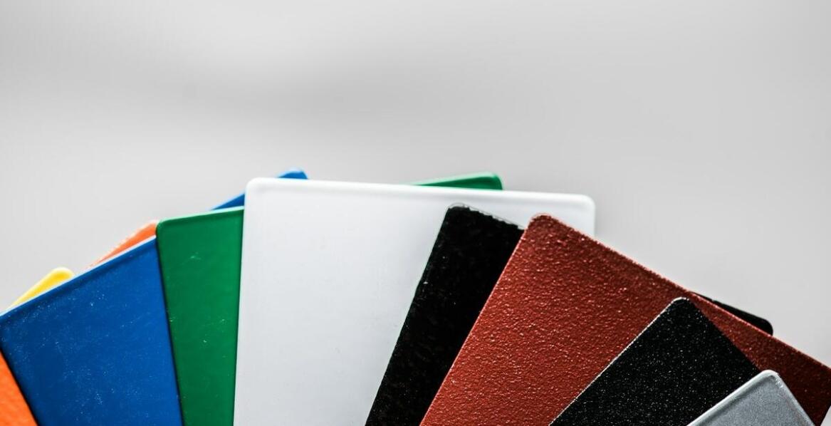 Stal nierdzewna w architekturze - estetyka i trwałość