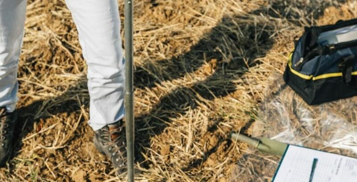 Badanie przepuszczalności gruntu: metody i zastosowanie w ocenie warunków hydrogeologicznych