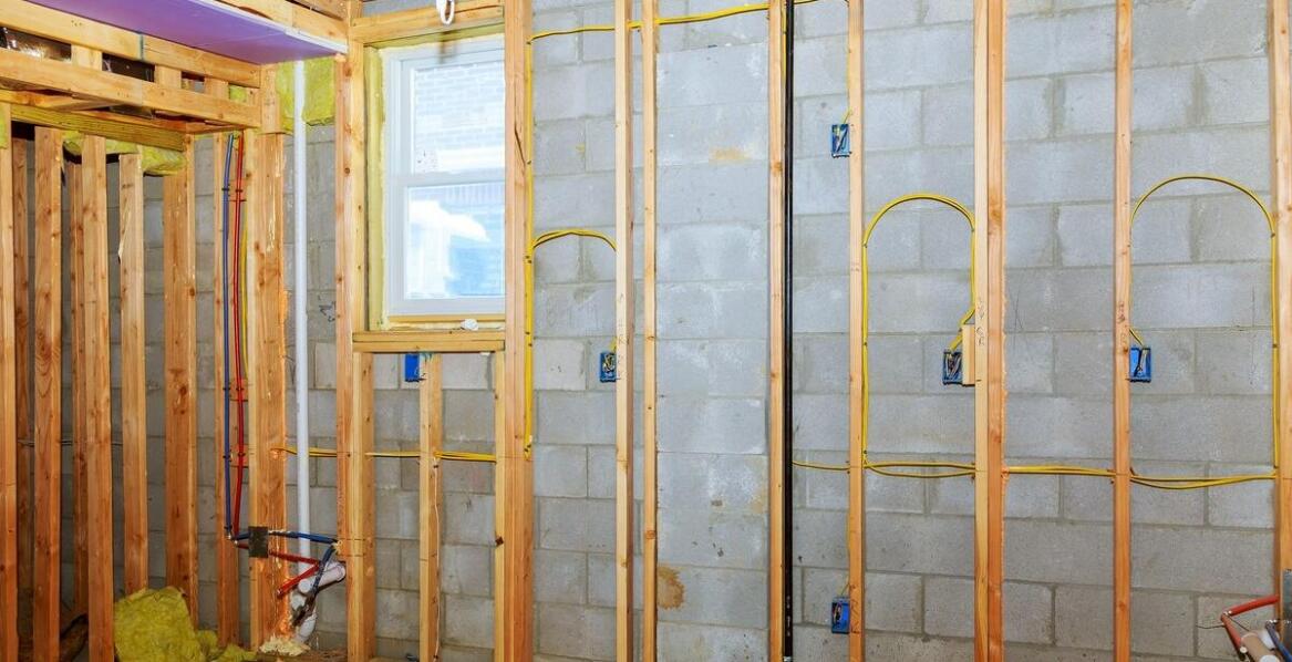 Remont piwnic - jak stworzyć dodatkowe, funkcjonalne pomieszczenia w swoim domu?
