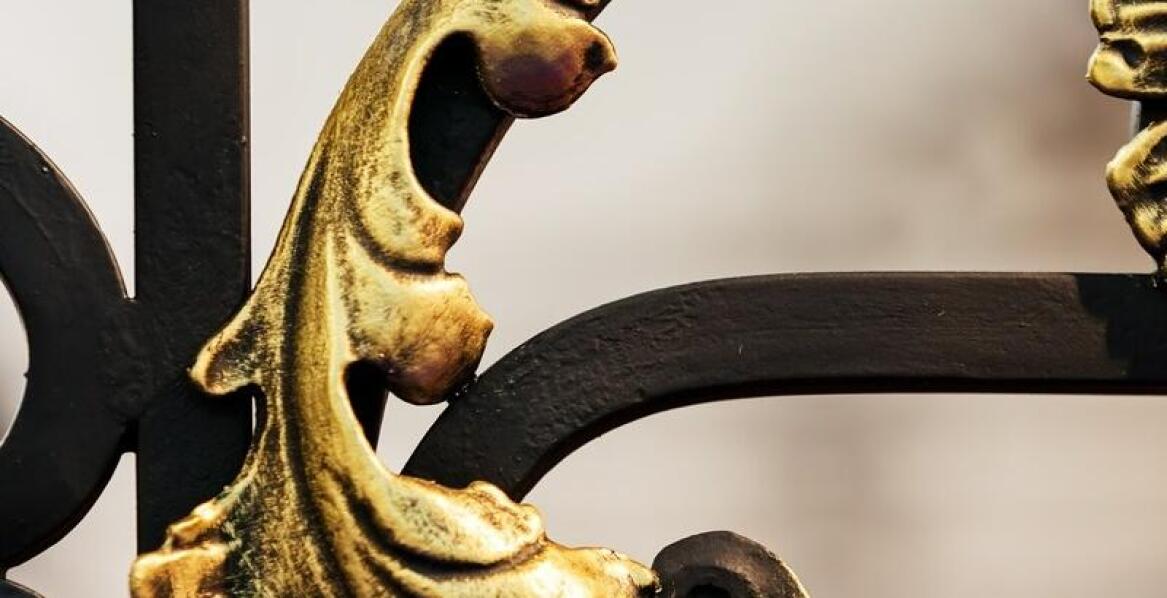 Zastosowanie odlewów żeliwnych ozdobnych w architekturze krajobrazu