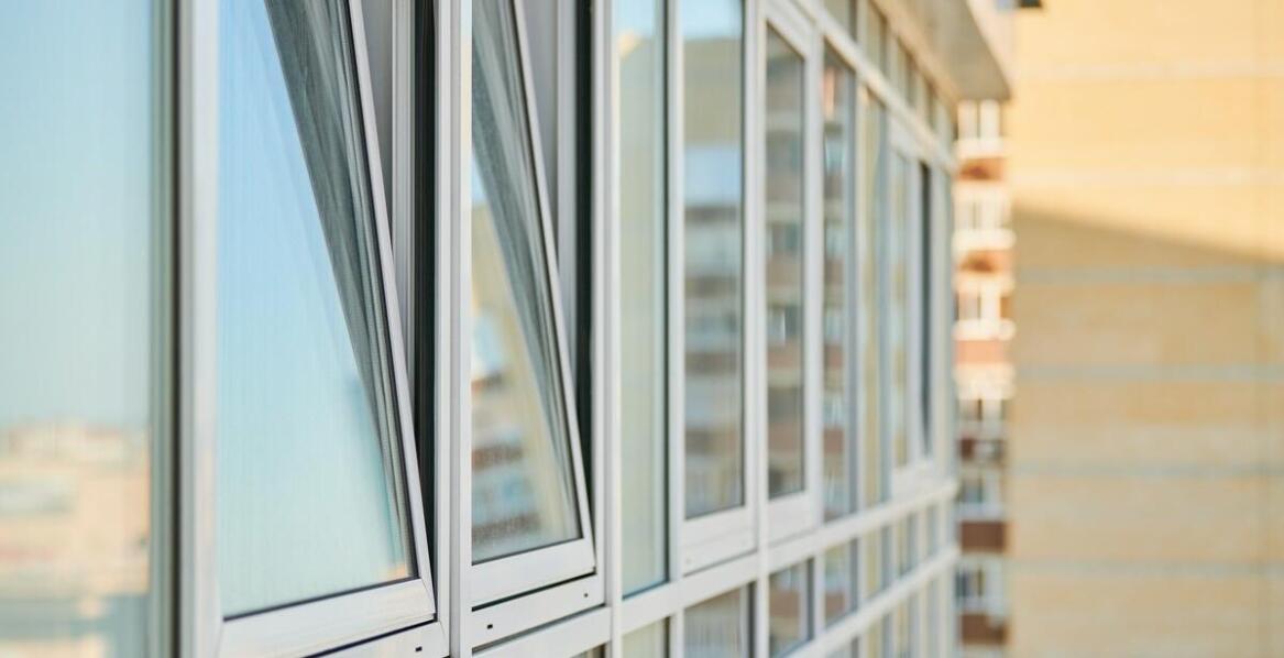 Stolarka aluminiowa w budynkach pasywnych - energooszczędność i komfort mieszkania