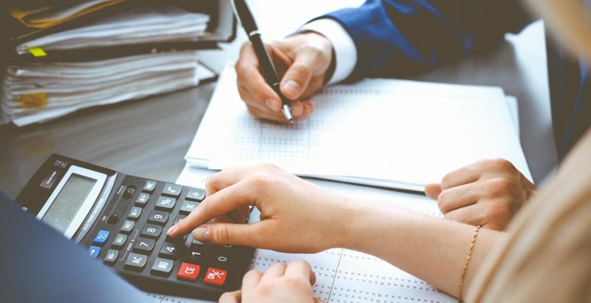 Wprowadzenie do systemu wynagrodzeń: jak biuro rachunkowe może pomóc w opracowaniu optymalnej struktury płacowej?