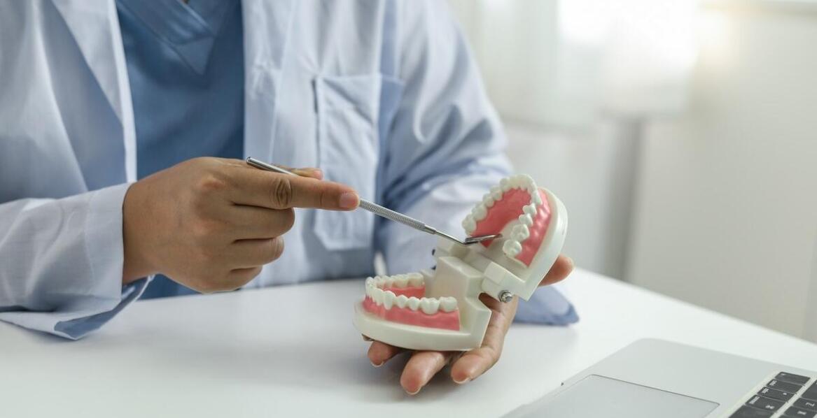 Czy wszyscy pacjenci kwalifikują się do leczenia implantologicznego?