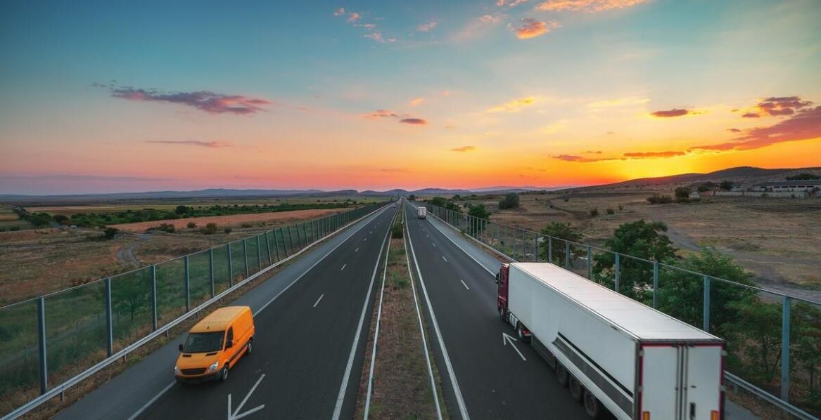 Porównanie systemów rozliczania czasu pracy kierowców: tradycyjne metody vs. nowoczesne technologie