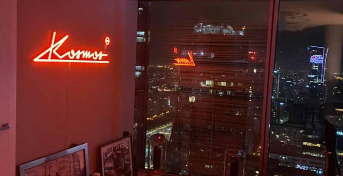 Neony na wesele to idealny pomysł na przyciągnięcie uwagi!