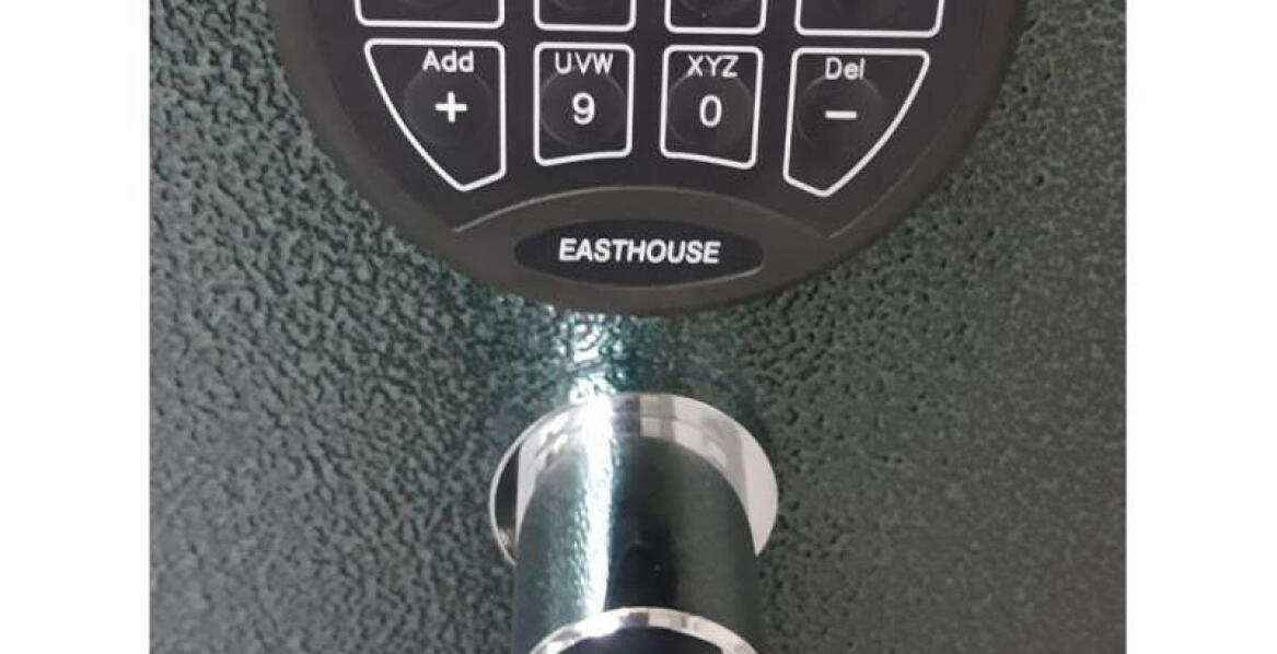 Gdzie montuje się zamek na odcisk palca?