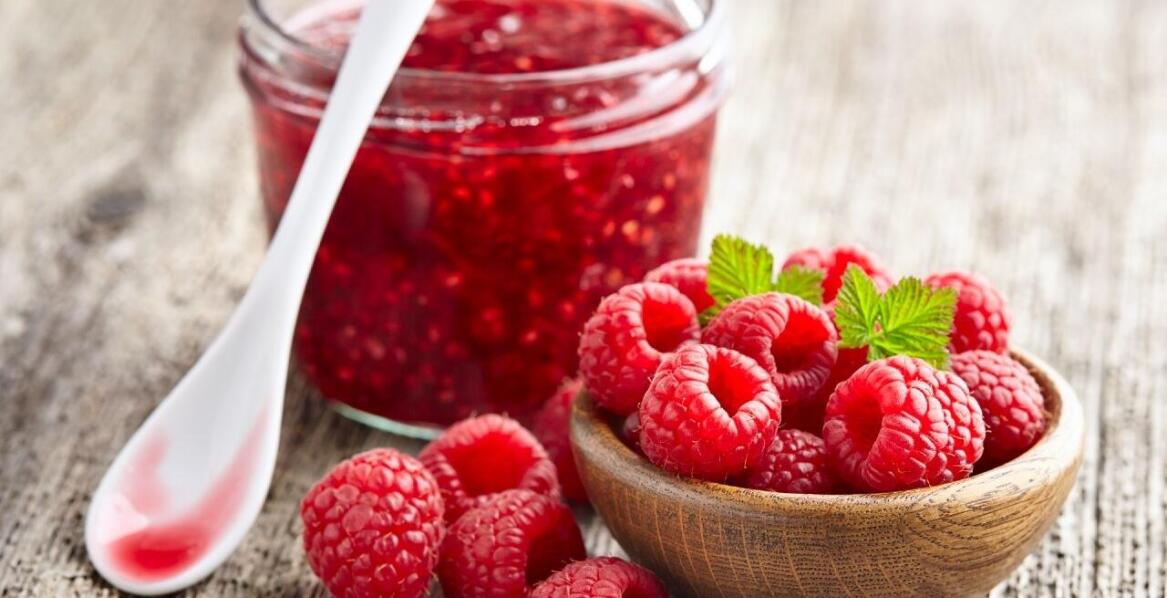 Naturalne dżemy — lepiej przygotowywać samodzielnie czy kupować?