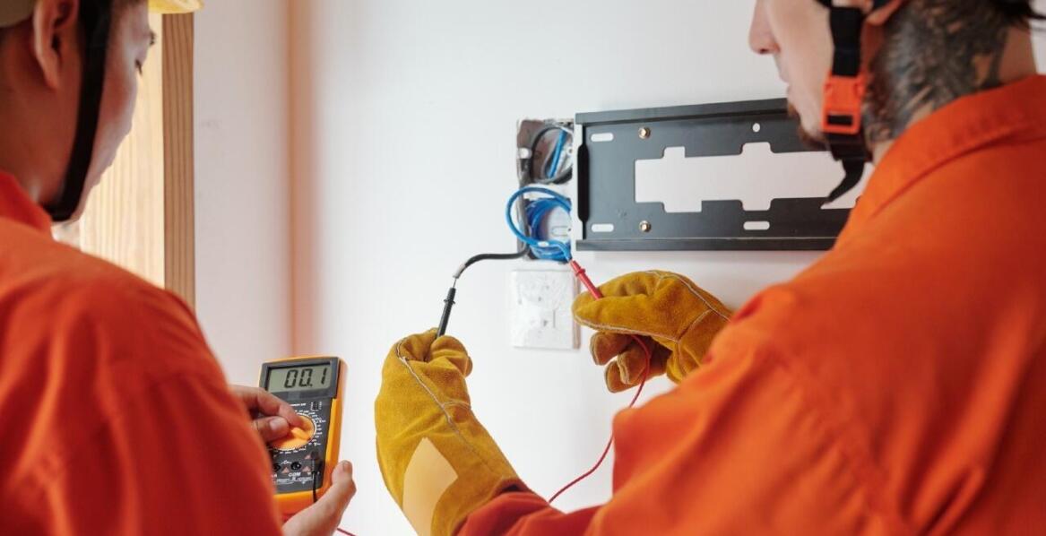 Szukasz osprzętu do instalacji elektrycznych w Radzyminie? Sprawdź ofertę hurtowni!