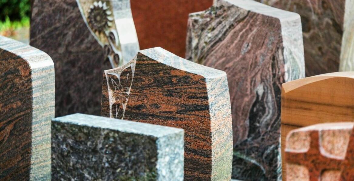 Inspiracje na indywidualne projekty nagrobków podwójnych marki