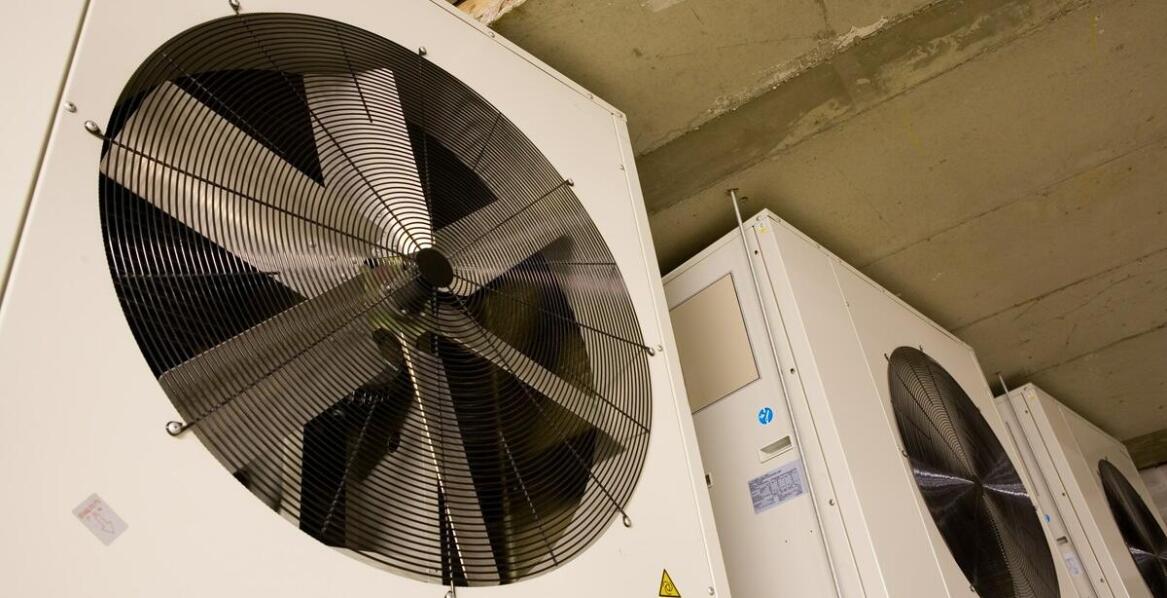 Klimatyzacja precyzyjna: kluczowy element w utrzymaniu optymalnych warunków w serwerowni