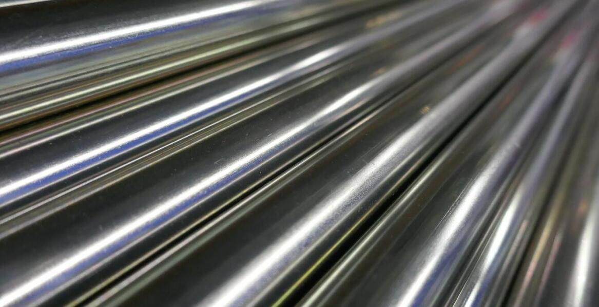Stal chromowa w przemyśle motoryzacyjnym - korzyści dla firm z regionu śląskiego