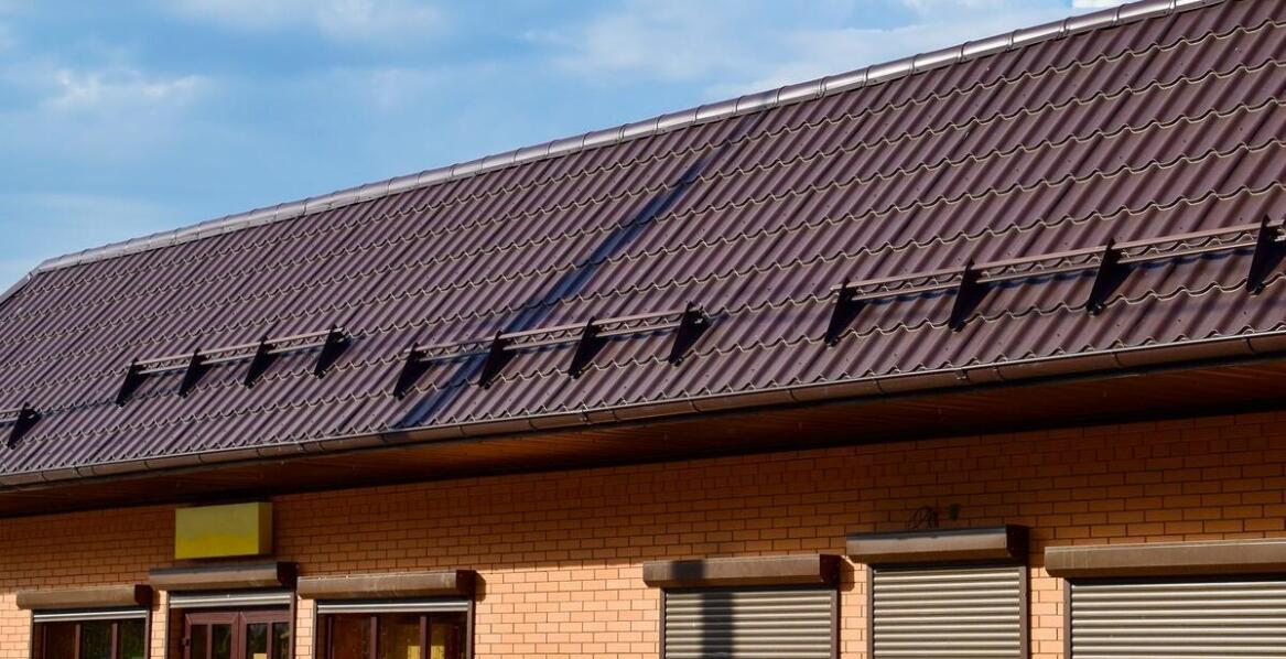 Czy markizy są odpowiednie dla każdego rodzaju okien? Porównanie z roletami i żaluzjami