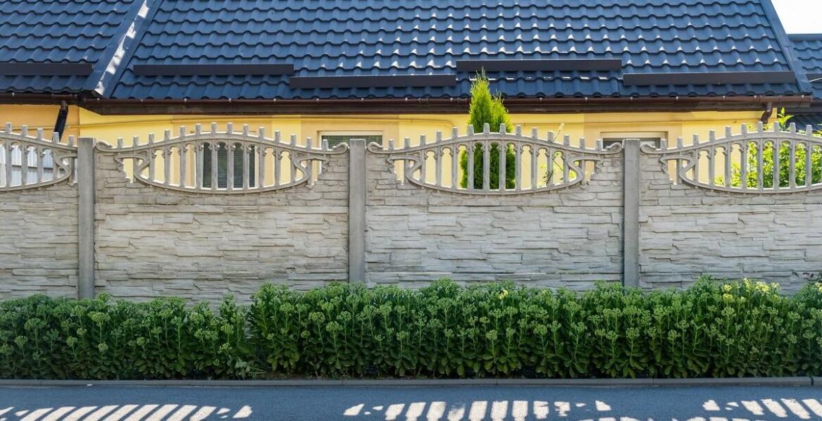 Bezpieczeństwo i prywatność dzięki odpowiedniemu ogrodzeniu: jak wybrać najlepsze rozwiązanie?