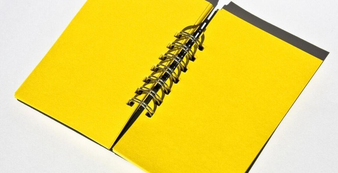 Jak ratować niszczejące książki?