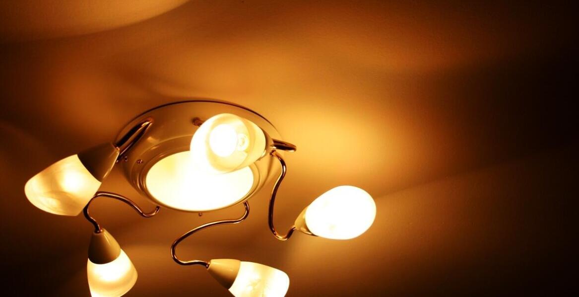 Wybór lampki do pokoju dziecięcego - na co zwrócić uwagę?