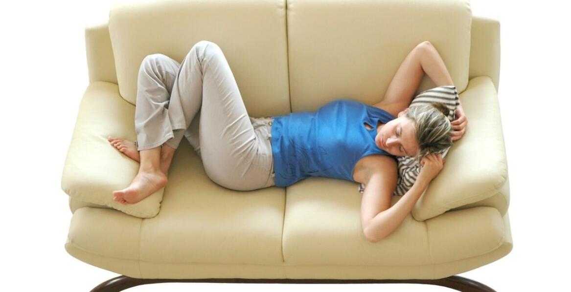 Jakie środki do czyszczenia łóżka tapicerowanego kupić