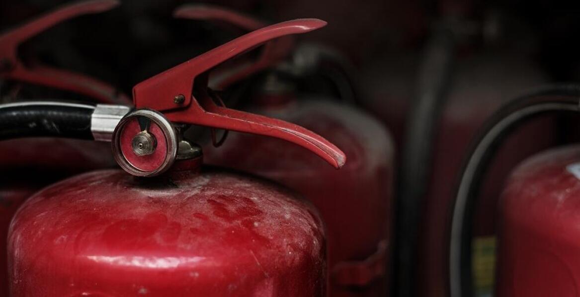 Zabezpieczenia przeciwpożarowe na hali produkcyjnej