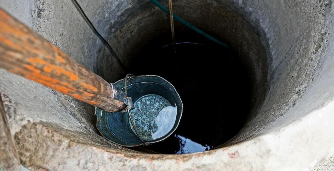 Czy warto inwestować w studnie głębinowe dla domów jednorodzinnych?