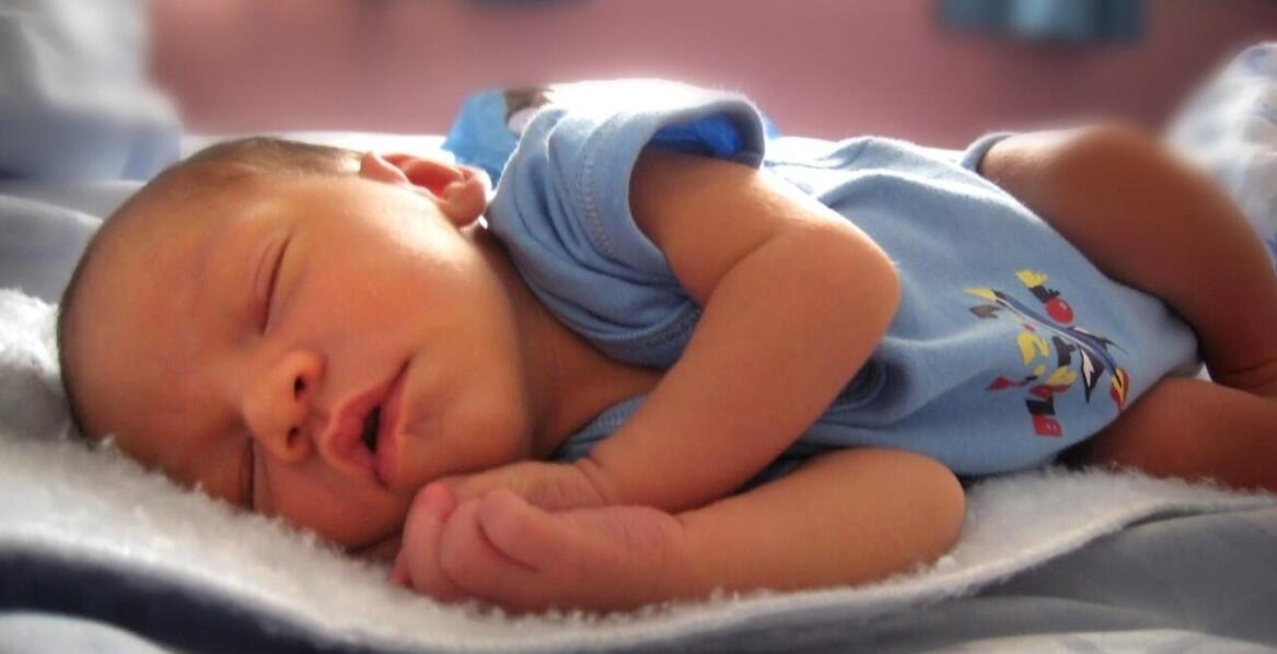 Co warto kupić na wyprawkę dla niemowlaka?