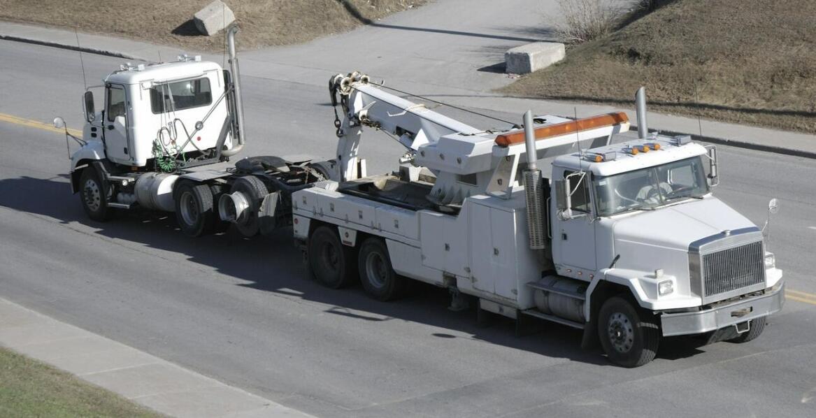 Rzetelna i profesjonalna pomoc drogowa 24/7 w Legionowo - kiedy można liczyć na wsparcie?