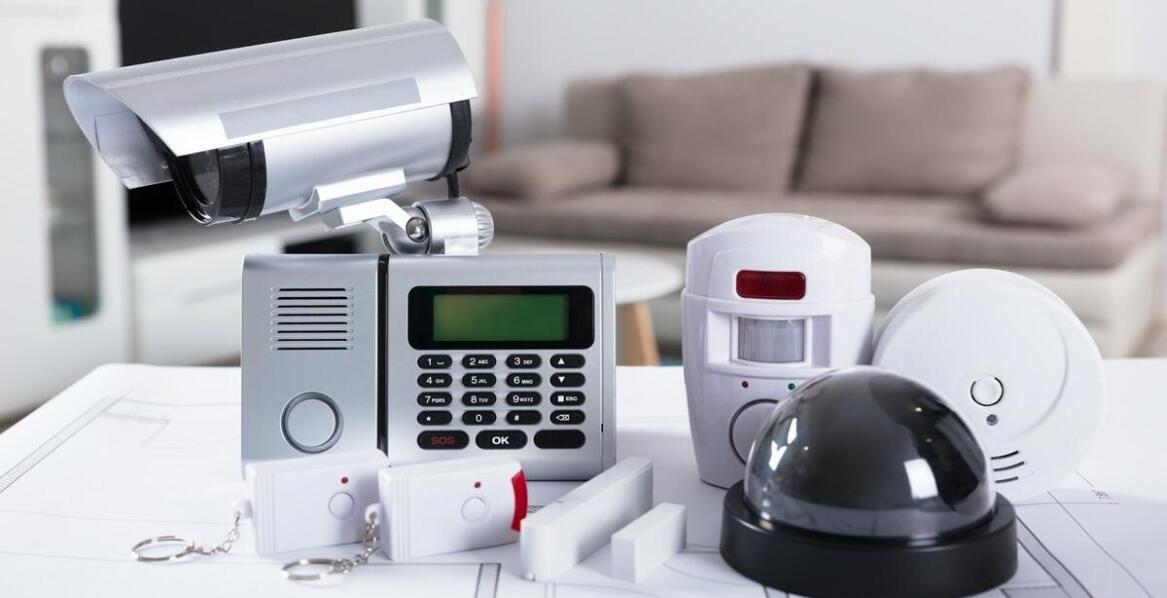 Integracja systemów alarmowych z monitoringiem wizyjnym - jakie korzyści przynosi taka współpraca?