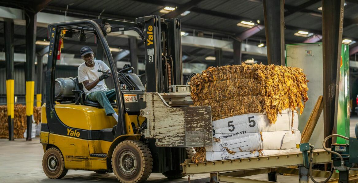 Wózki widłowe podwieszane do pojazdów