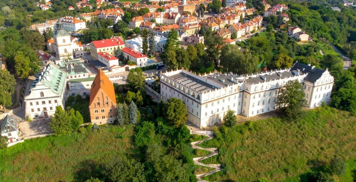 Mieszkania na sprzedaż w Stalowej Woli: co warto wiedzieć o procesie zakupu?