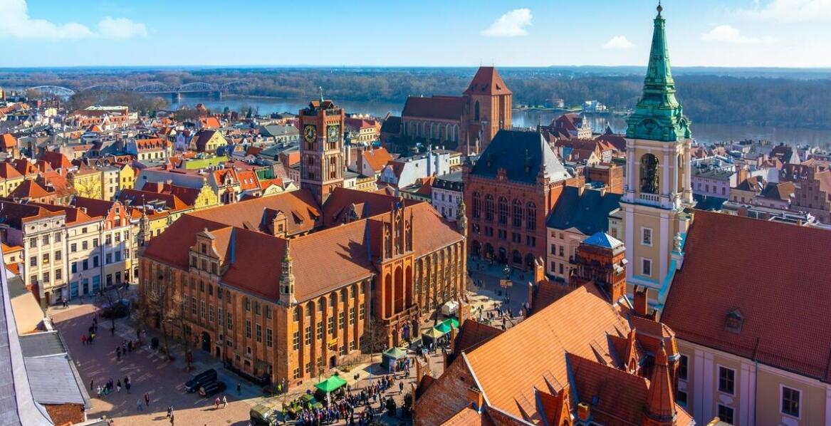 Odkryj kulinaria Malborka: noclegi blisko najlepszych restauracji i kawiarni