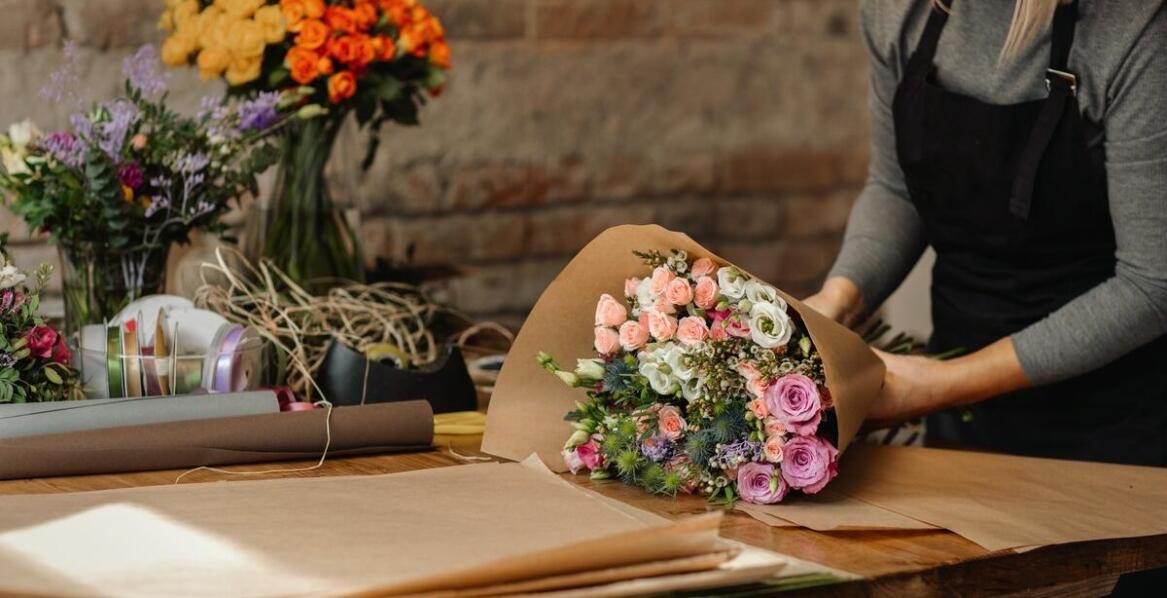 Opakowania papierowe do kwiatów a utrzymanie higieny produktów