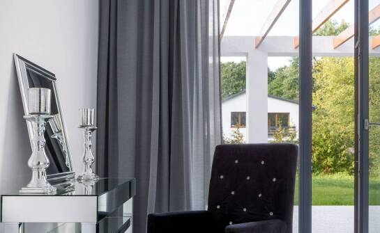 Drzwi przesuwne z drzwi blachownia - oszczędność miejsca i nowoczesny design