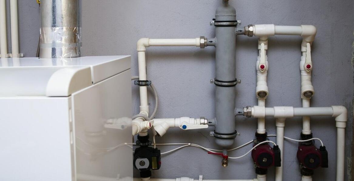 Modernizacja instalacji grzewczej: czy warto zamienić stary kocioł na nowoczesny kocioł gazowy?