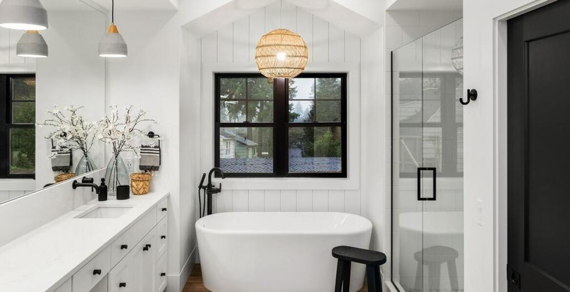 Jak stworzyć funkcjonalną przestrzeń w łazience? Kluczowe wskazówki